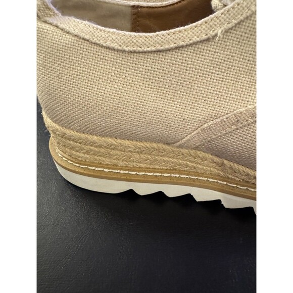 NWT Torrid Laceup Oxford Shoes Women's Beige Natural Sz 9.5W  Travel Office Work - Picture 9 of 11